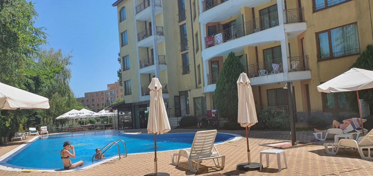 Golden Dreams Apartment Солнечный берег Экстерьер фото